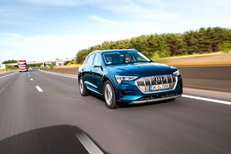  Audi e-tron 55 Quattro 2019 года  (WW) (фото 435 из 452)